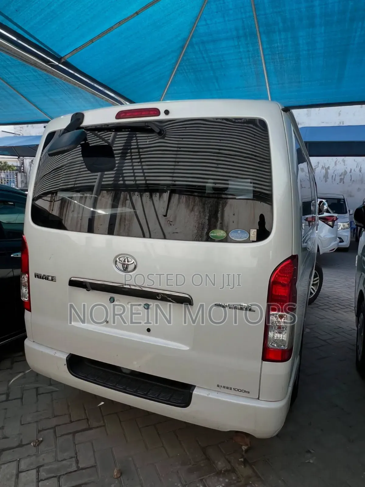 Toyota HiAce 2019 White