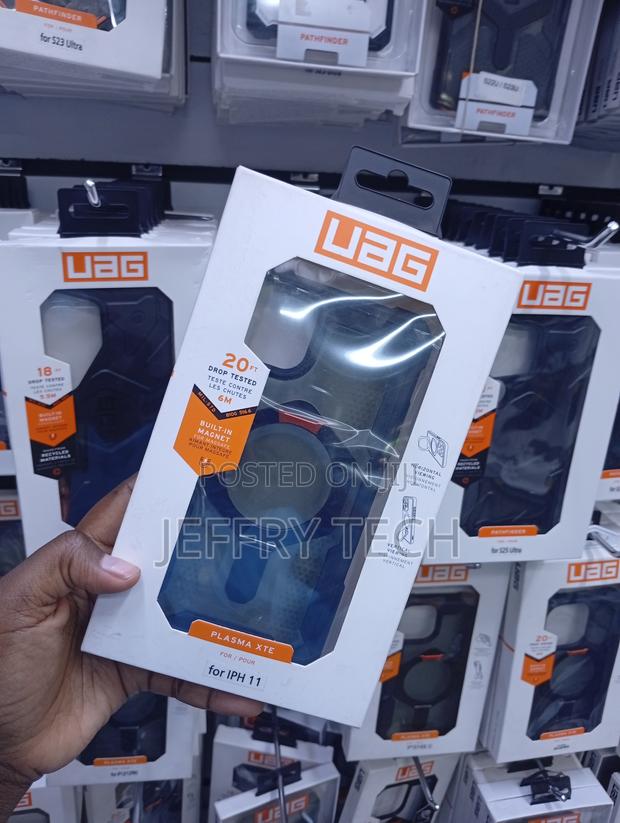 iPhone 11,Integrated Fold-Out Metal Kickstand Casing - thumbnail 2