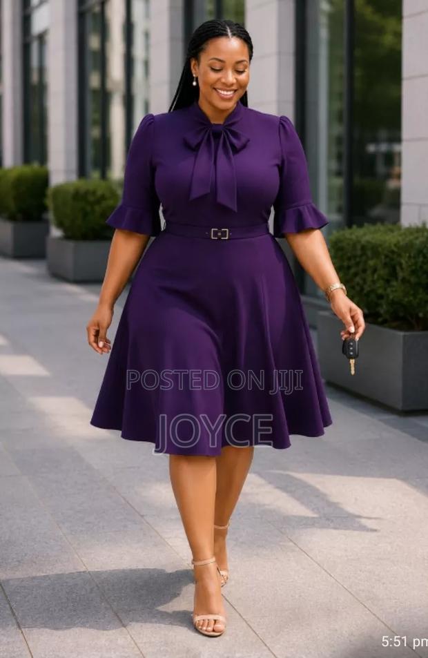 Circular Plain Dress With a Bowtie - thumbnail 4
