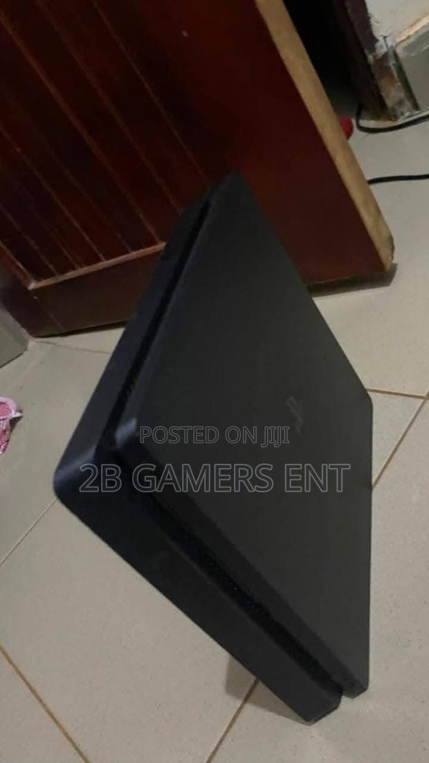 Ps4 Slim With Offline Games - main view