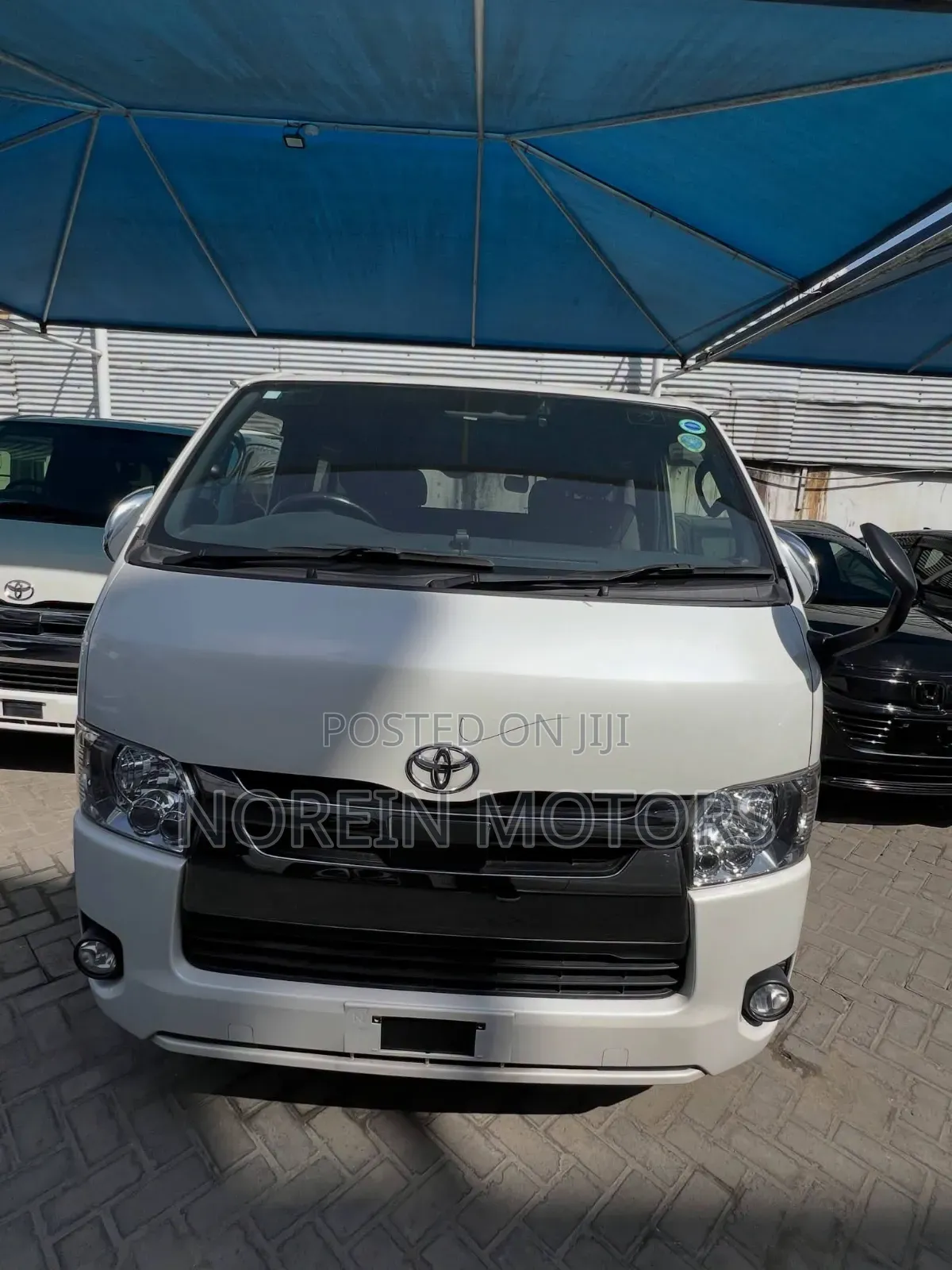 Toyota HiAce 2019 White