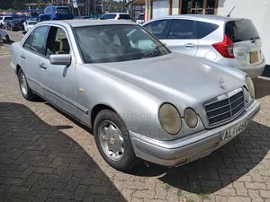 Mercedes-Benz E200 1998 Silver