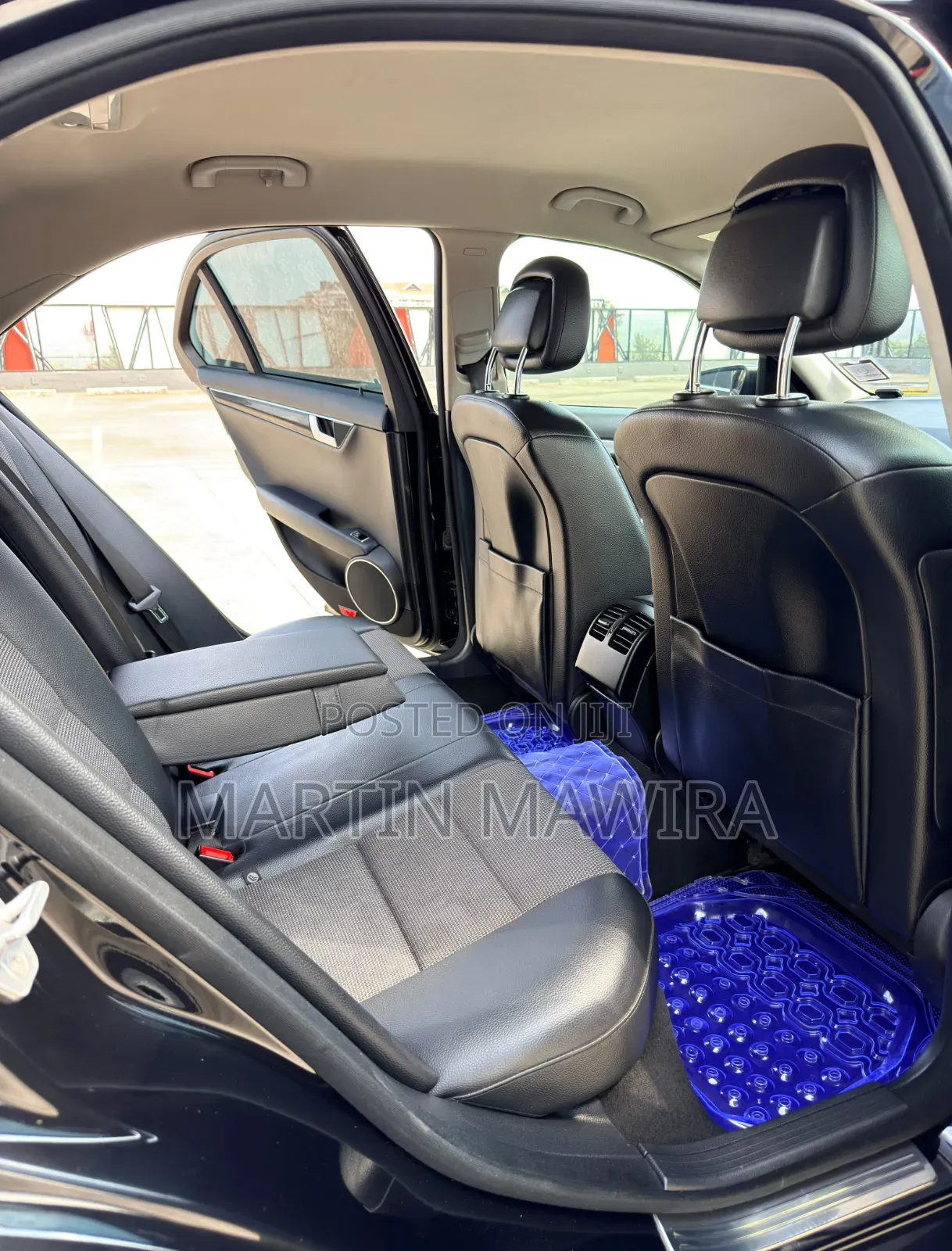 Mercedes-Benz C200 2012 Blue