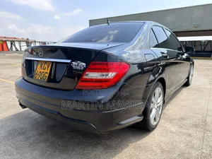 Mercedes-Benz C200 2012 Blue