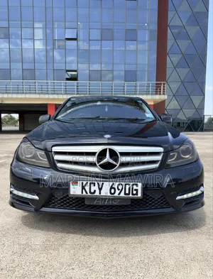 Mercedes-Benz C200 2012 Blue