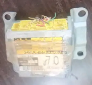 SRS Unit / Airbag Computer Toyota Raum