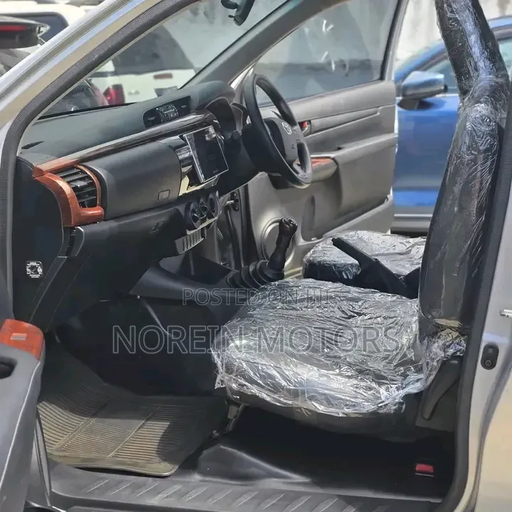 Toyota Hilux 2019 White