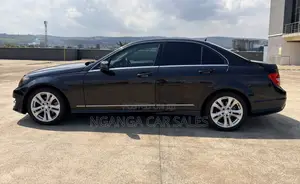 Mercedes-Benz C200 2012 Black