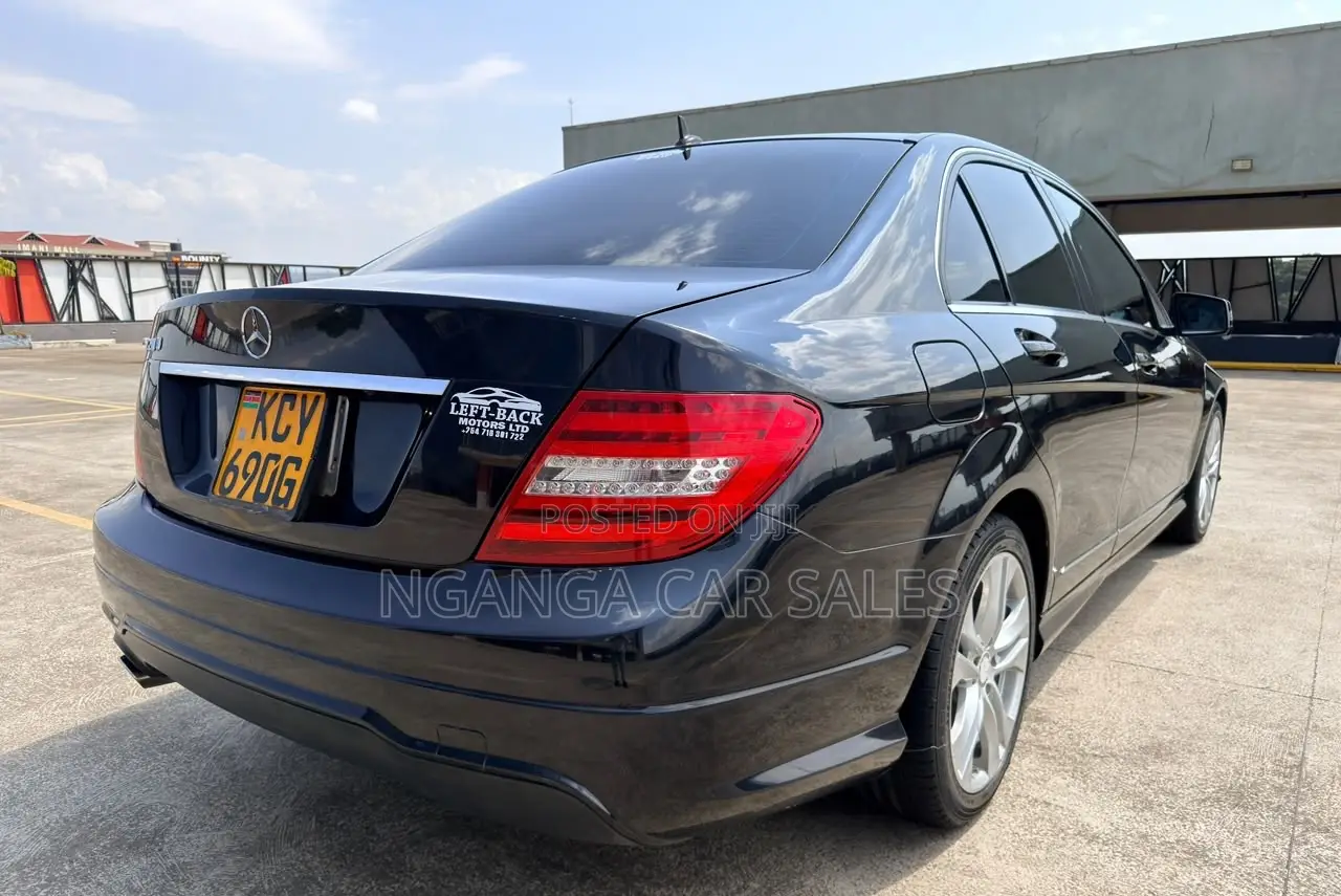 Mercedes-Benz C200 2012 Black