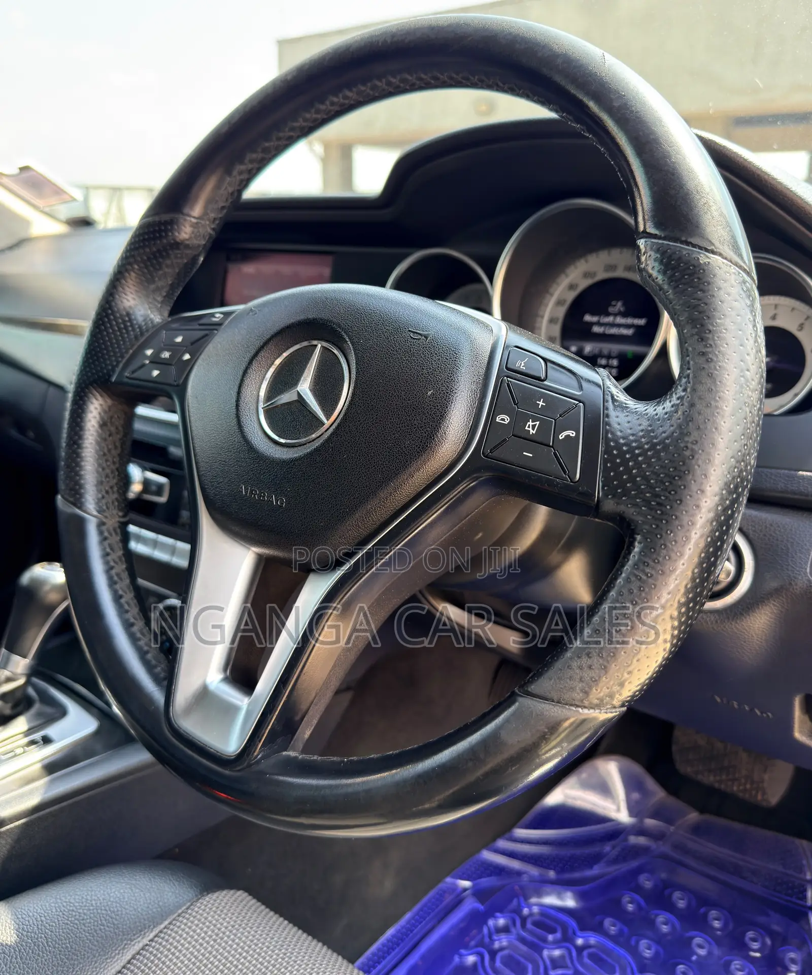 Mercedes-Benz C200 2012 Black