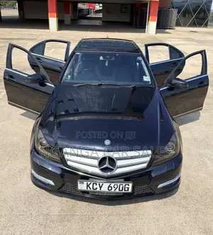 Mercedes-Benz C200 2012 Black