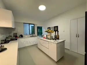 5bdrm Apartment in Hurlingham for sale