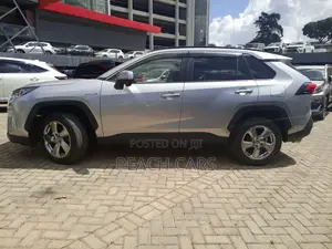 Toyota RAV4 2019 Silver