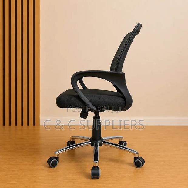 Clerical Office Chair. - thumbnail 3
