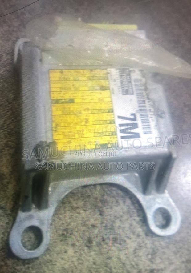 SRS Unit /Airbag Computer Toyota Rumion