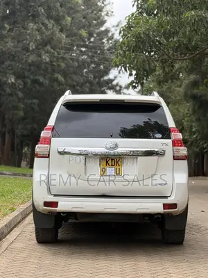 Toyota Land Cruiser Prado 2015 White