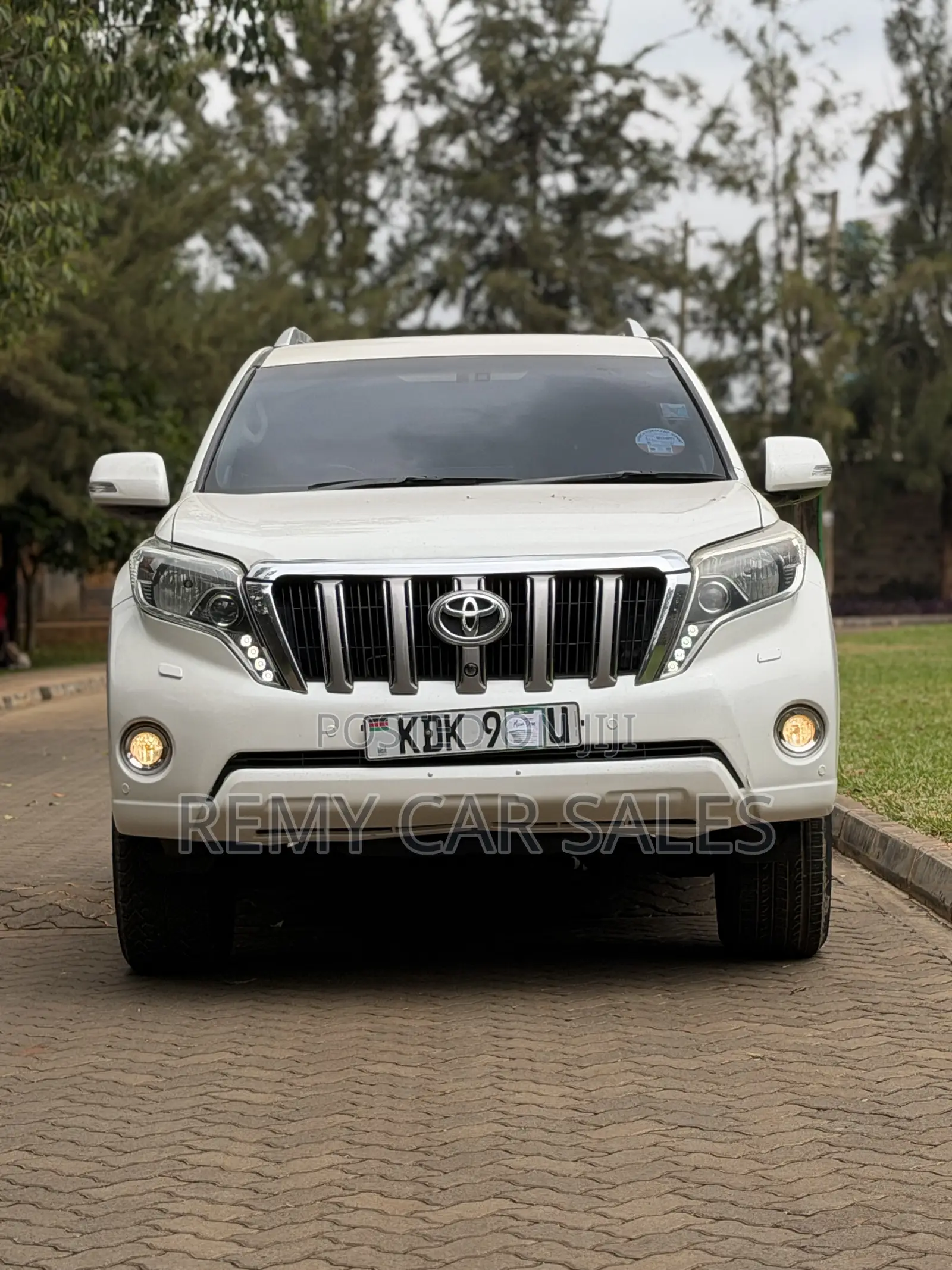 Toyota Land Cruiser Prado 2015 White