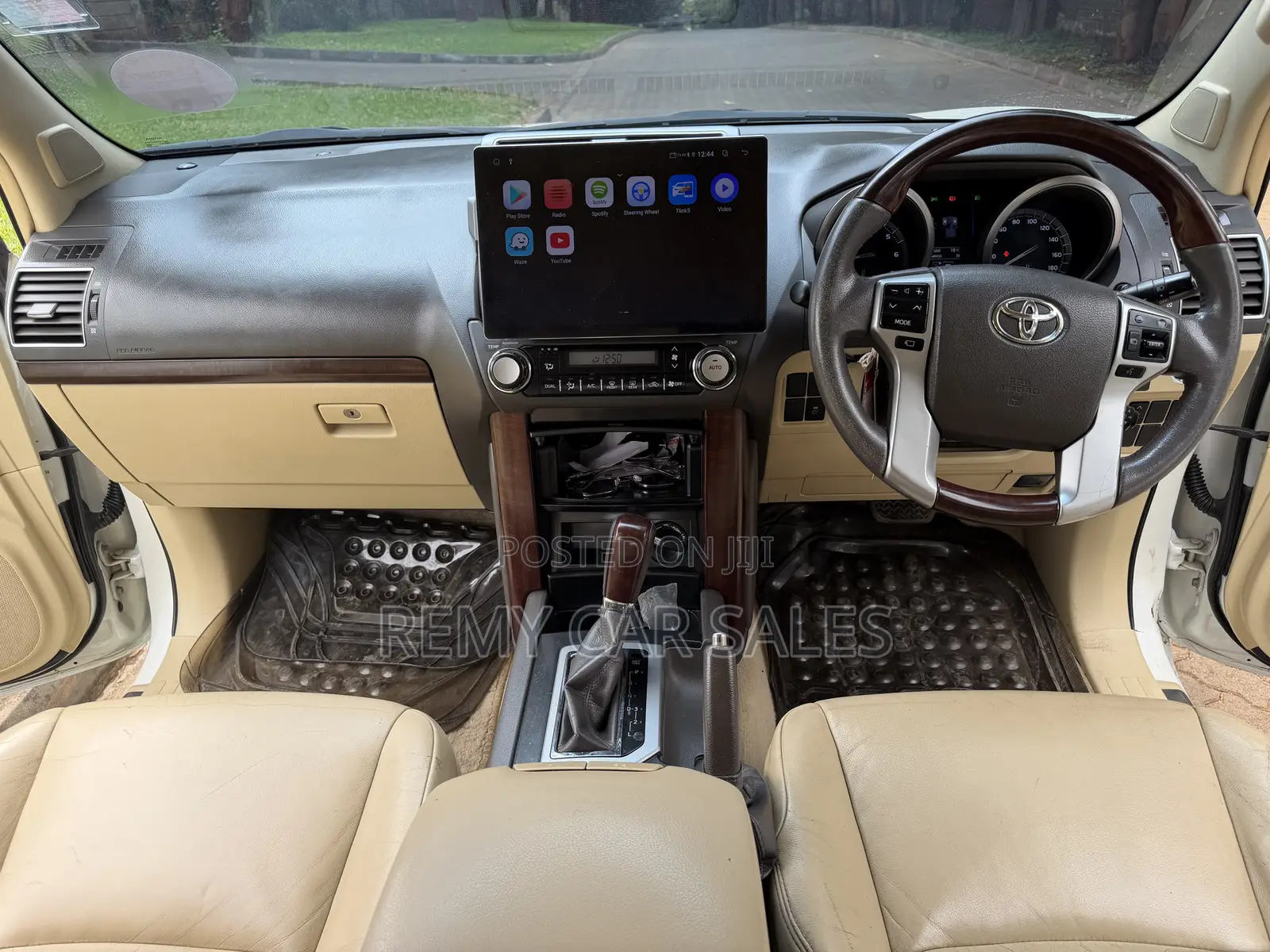 Toyota Land Cruiser Prado 2015 White