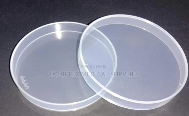 Plastic Petri Dish for Laboratory Use