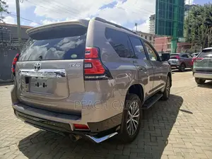 Toyota Land Cruiser Prado 2018 Brown