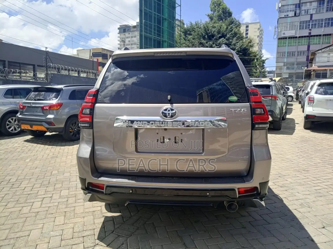Toyota Land Cruiser Prado 2018 Brown
