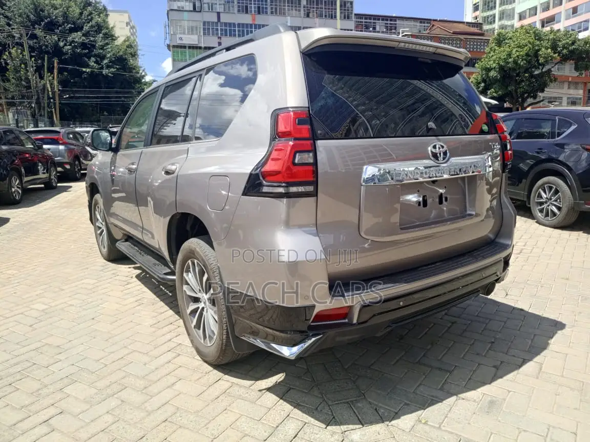 Toyota Land Cruiser Prado 2018 Brown