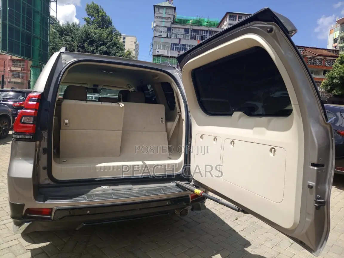 Toyota Land Cruiser Prado 2018 Brown