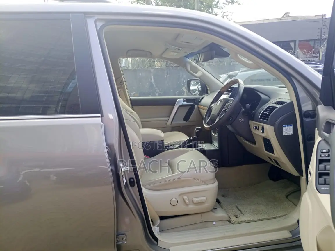 Toyota Land Cruiser Prado 2018 Brown