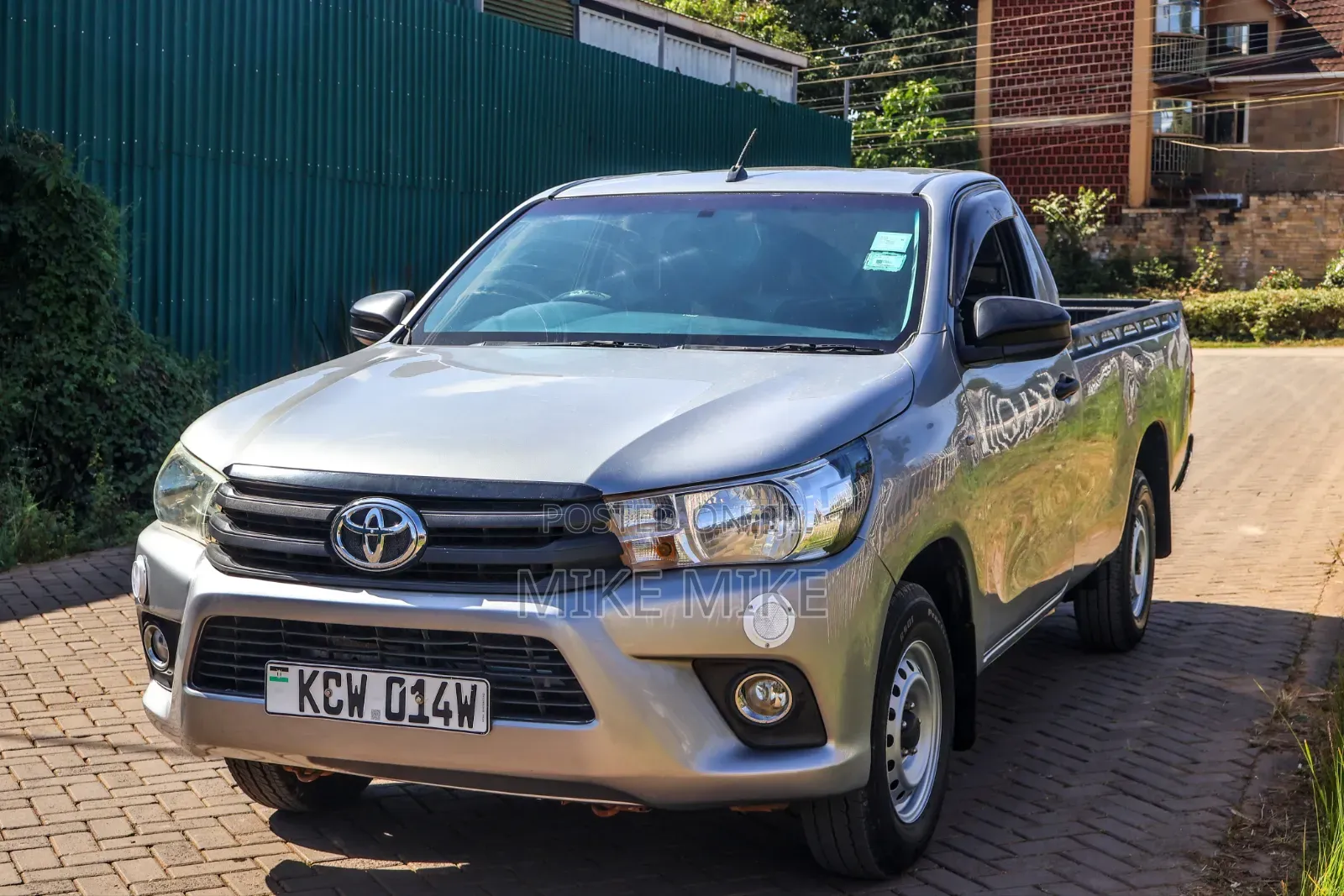 Toyota Hilux 2019 Silver