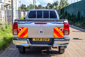 Toyota Hilux 2019 Silver