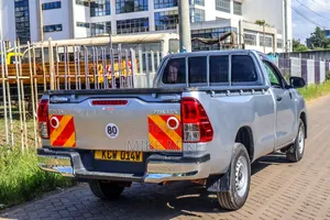 Toyota Hilux 2019 Silver