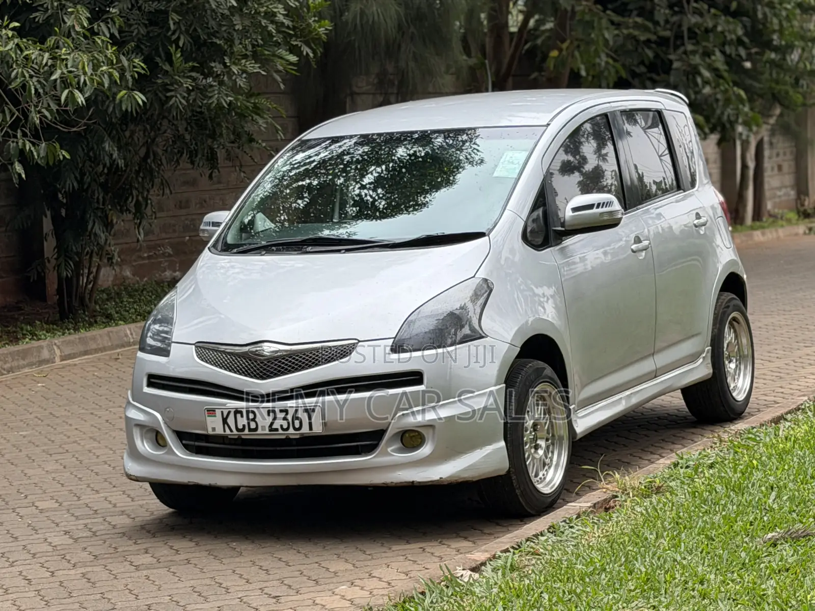 Toyota Ractis 2007 Silver