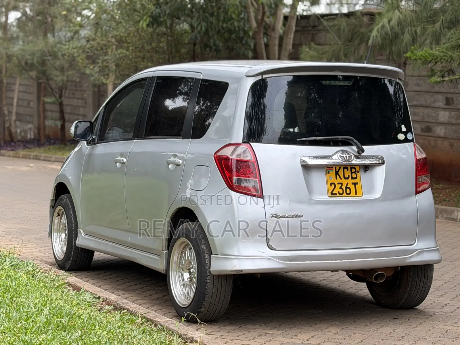 Toyota Ractis 2007 Silver