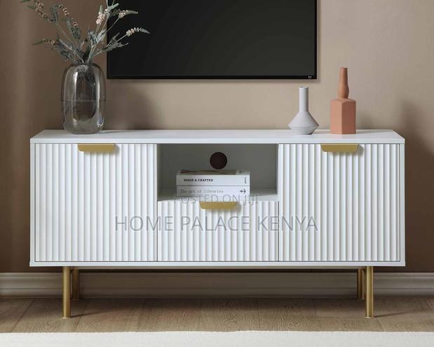 Tv Cabinet: Whited Carved Fluted Tv Stand With Gold Accents