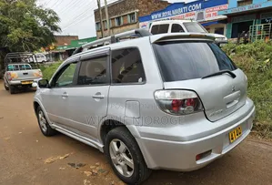 Mitsubishi Airtrek 2005 Silver