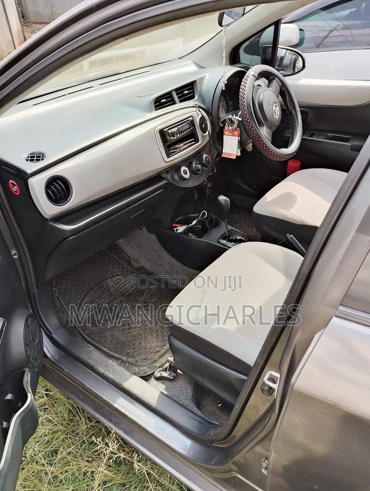 Toyota Vitz 2012 Gray