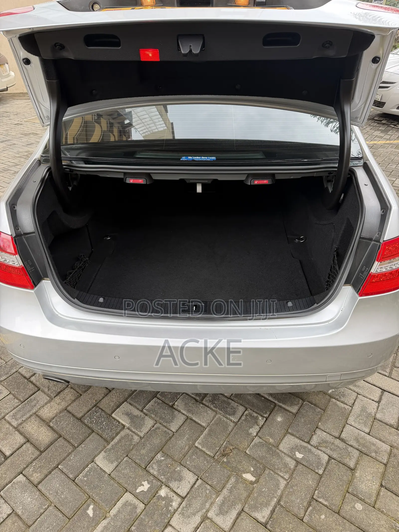 Mercedes-Benz E250 2010 Silver