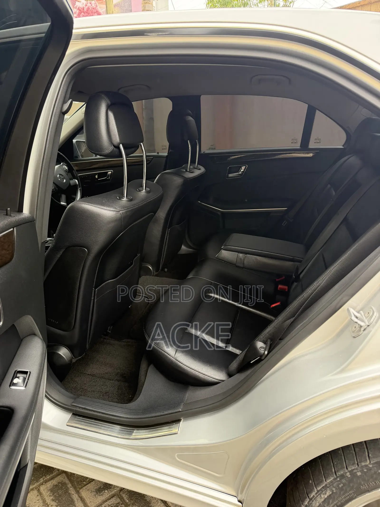 Mercedes-Benz E250 2010 Silver