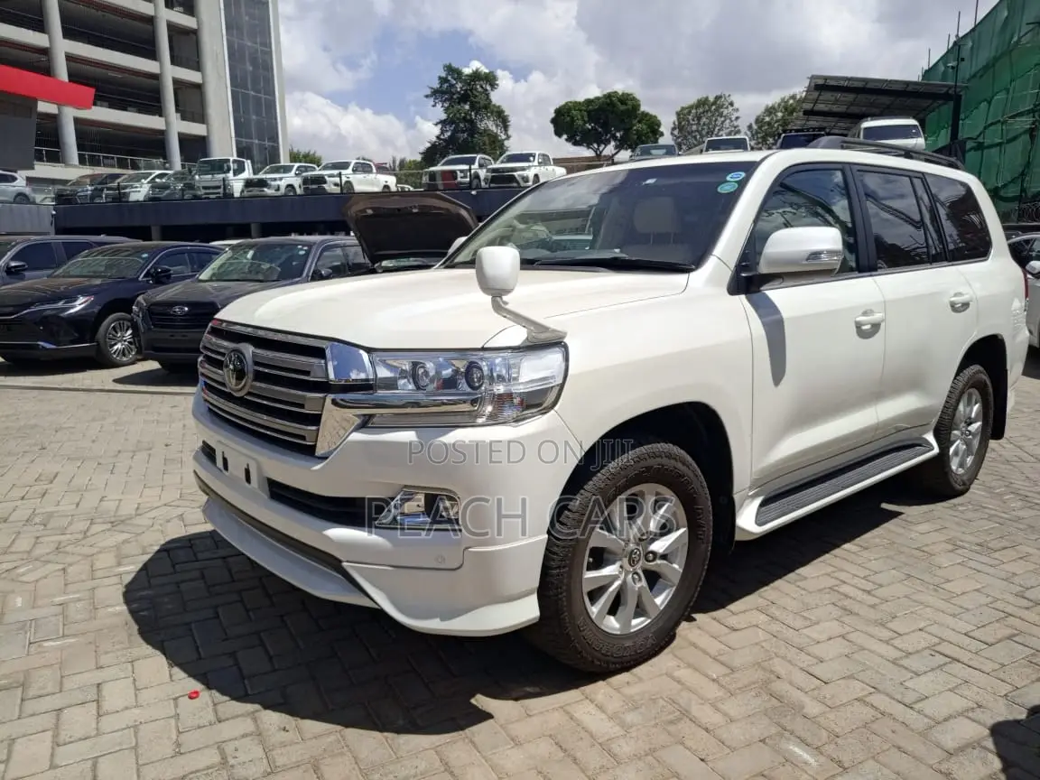Toyota Land Cruiser 2018 White
