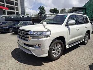 Toyota Land Cruiser 2018 White