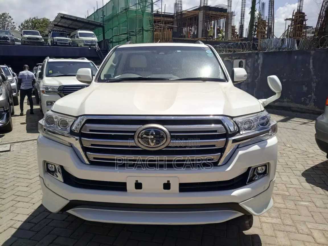 Toyota Land Cruiser 2018 White