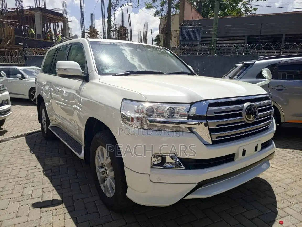 Toyota Land Cruiser 2018 White