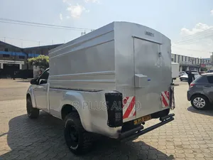 Isuzu D-MAX 2014 Silver