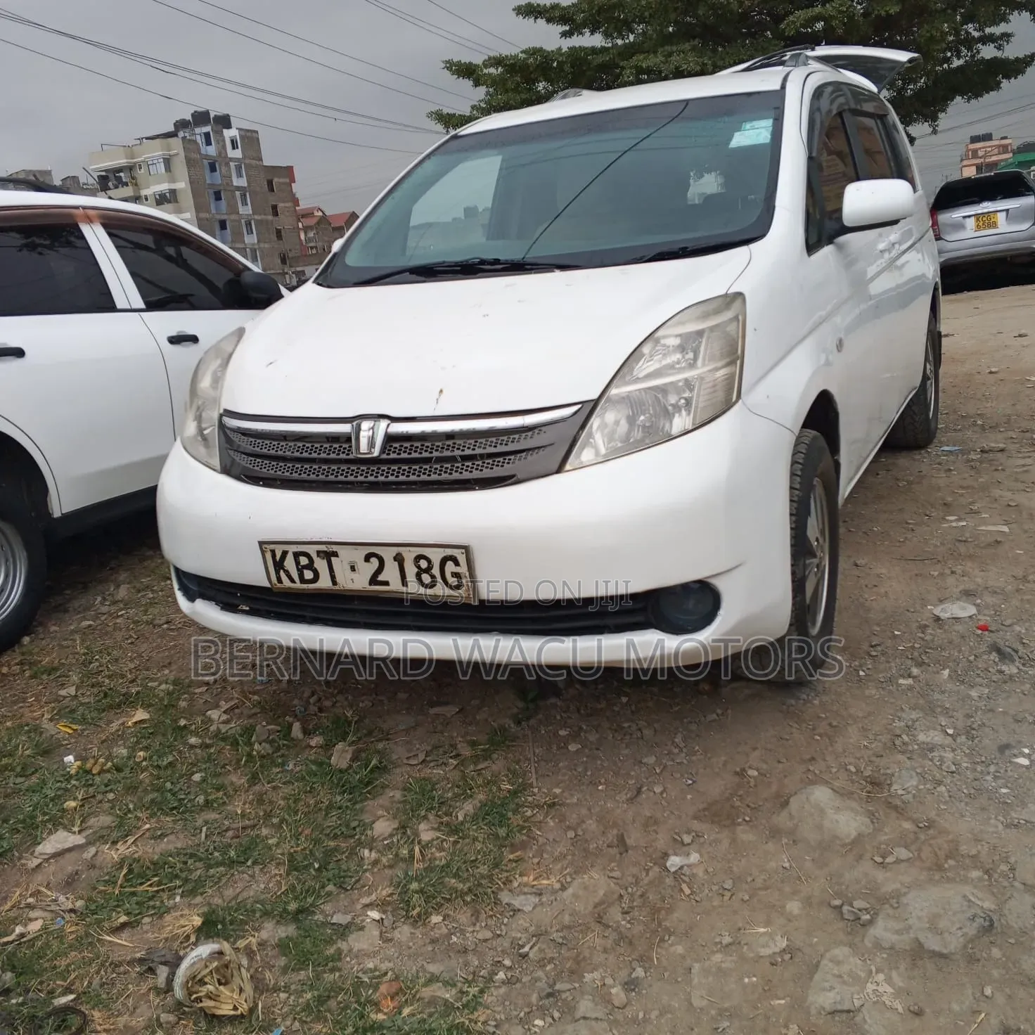 Toyota ISIS 2005 White