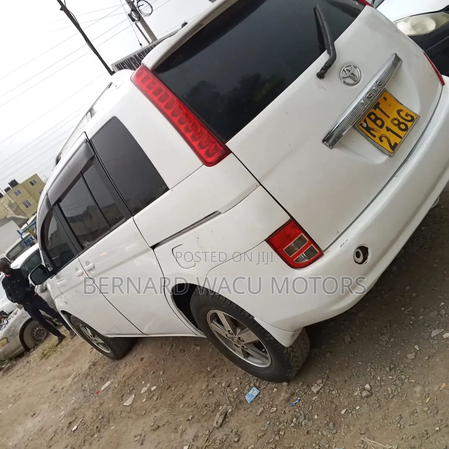 Toyota ISIS 2005 White