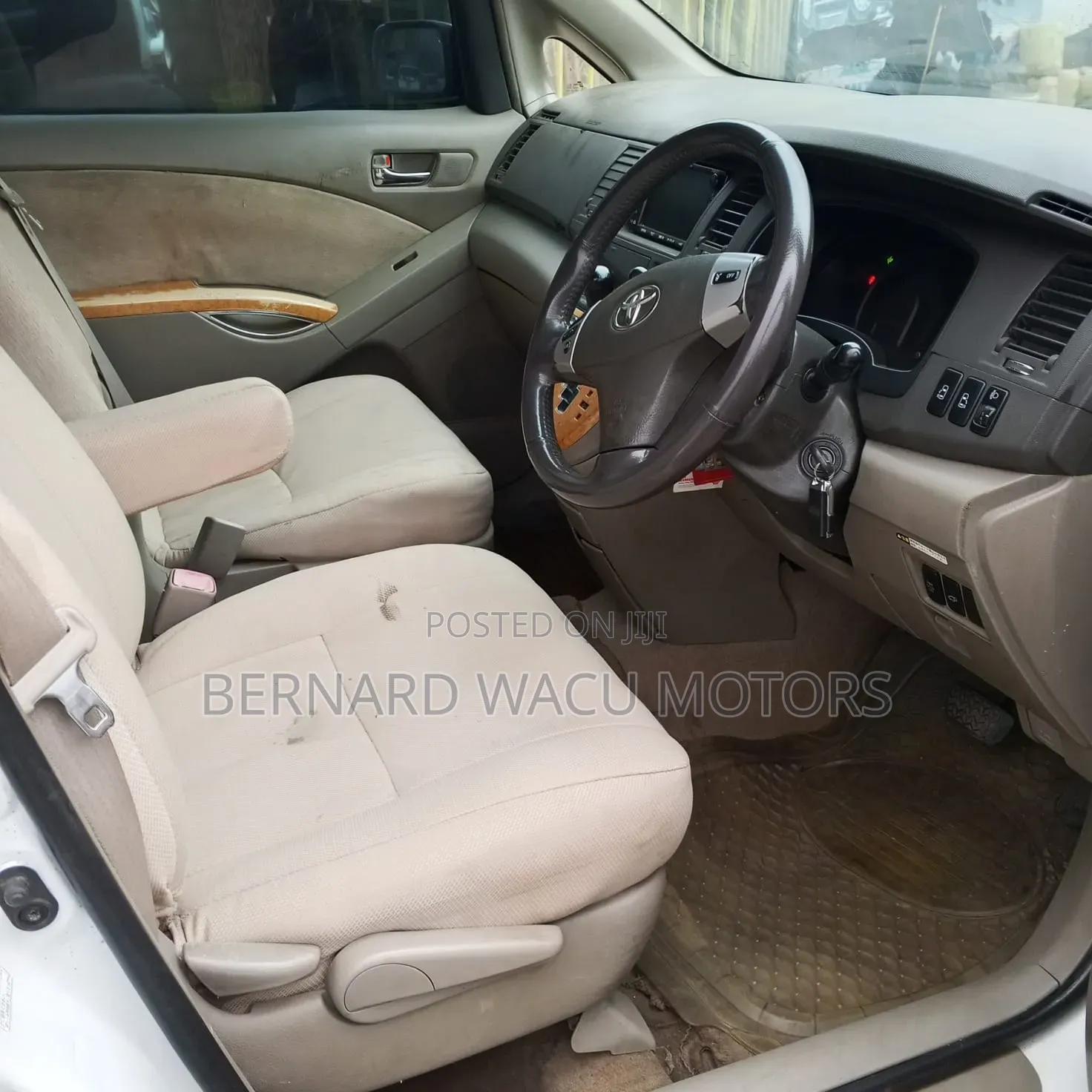 Toyota ISIS 2005 White