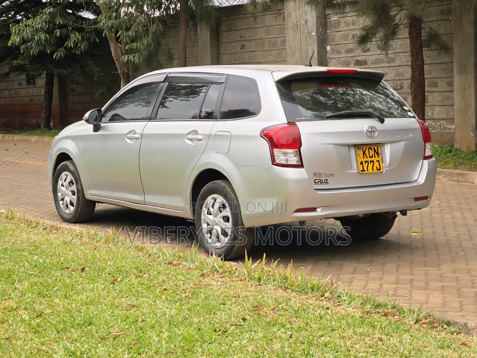 Toyota Corolla Fielder 2012 Silver