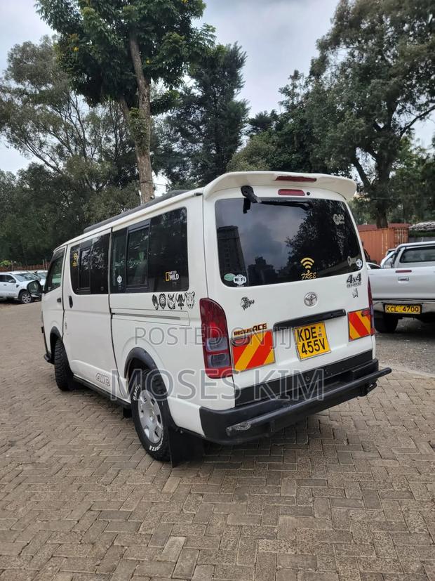 Toyota HiAce 2014 White - thumbnail 5