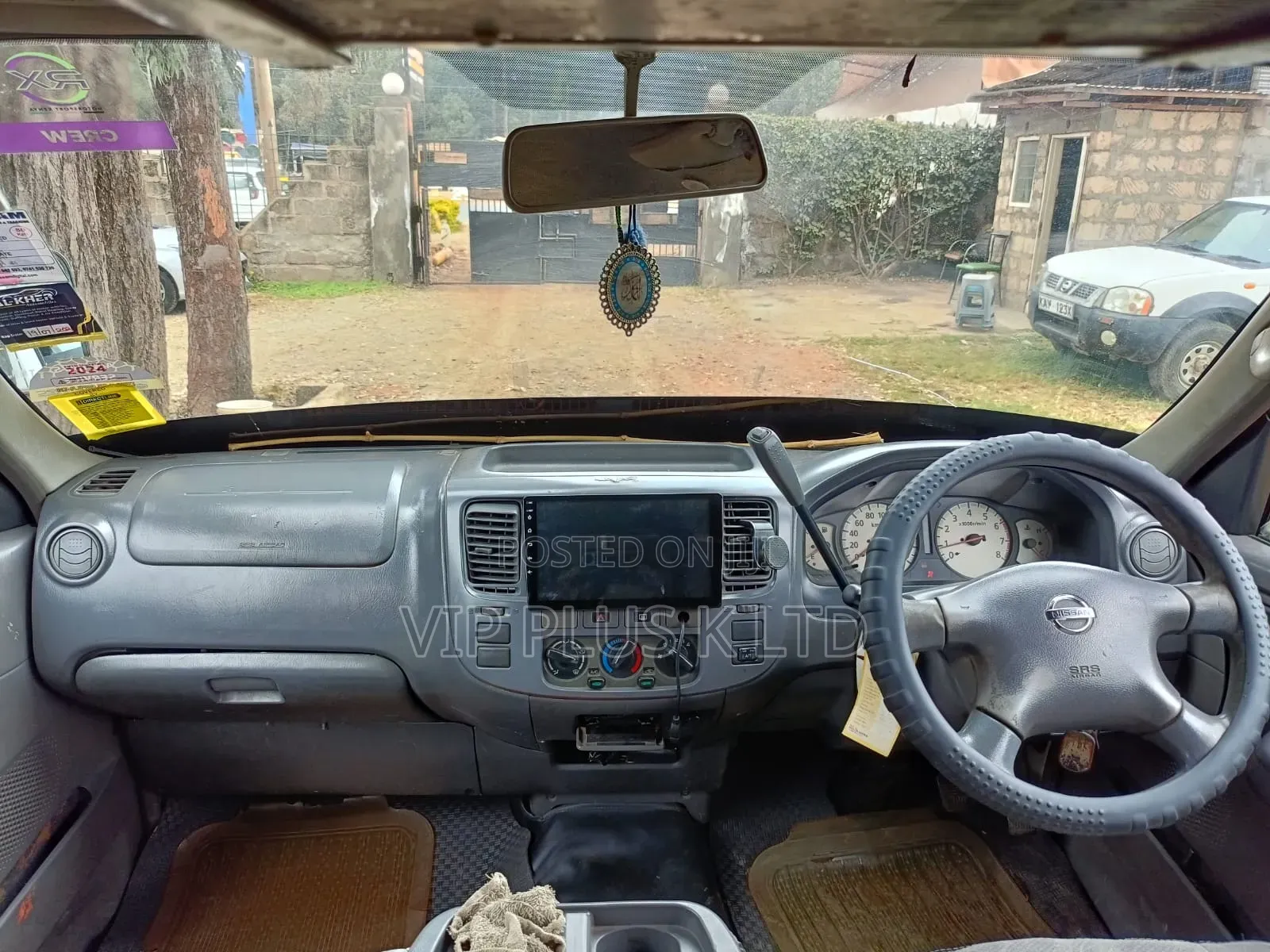 Nissan Caravan (Urvan) 2005 White