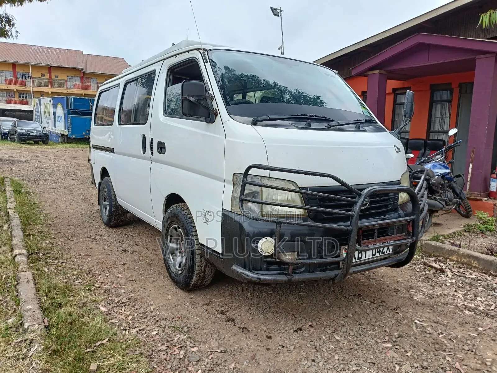Nissan Caravan (Urvan) 2005 White